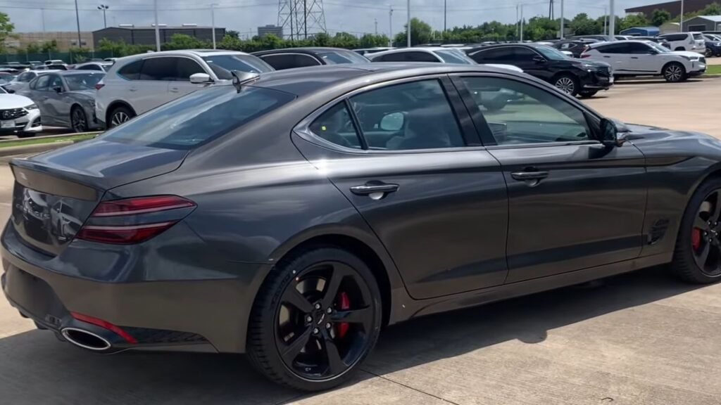 2026 Genesis G70 Trim