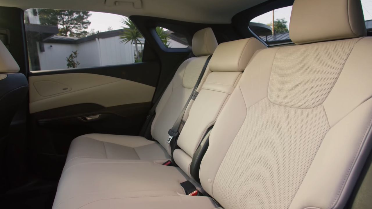 Lexus RX 2025 Rolls Interior