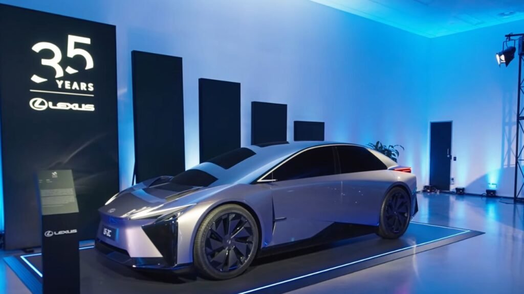 Lexus LF-ZC Concept Side Look