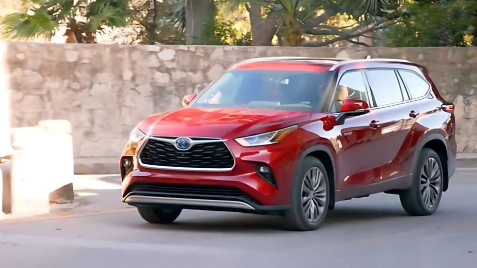 2027 Highlander: Toyota's Answer to the Future of Three-Row Crossovers