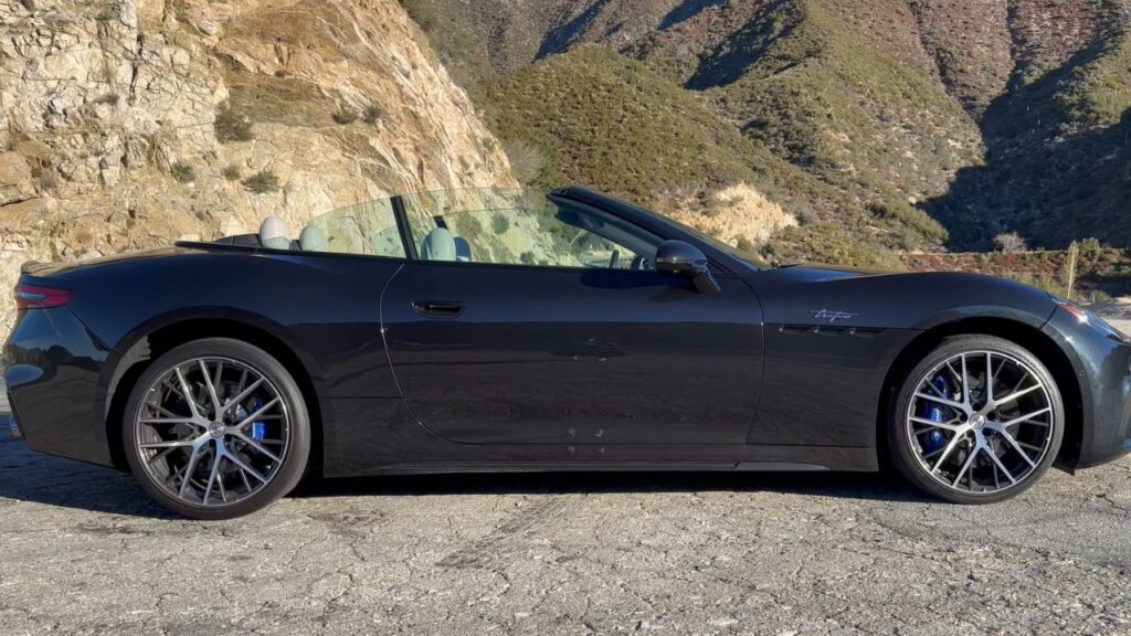 2025 Maserati Grand Cabrio 