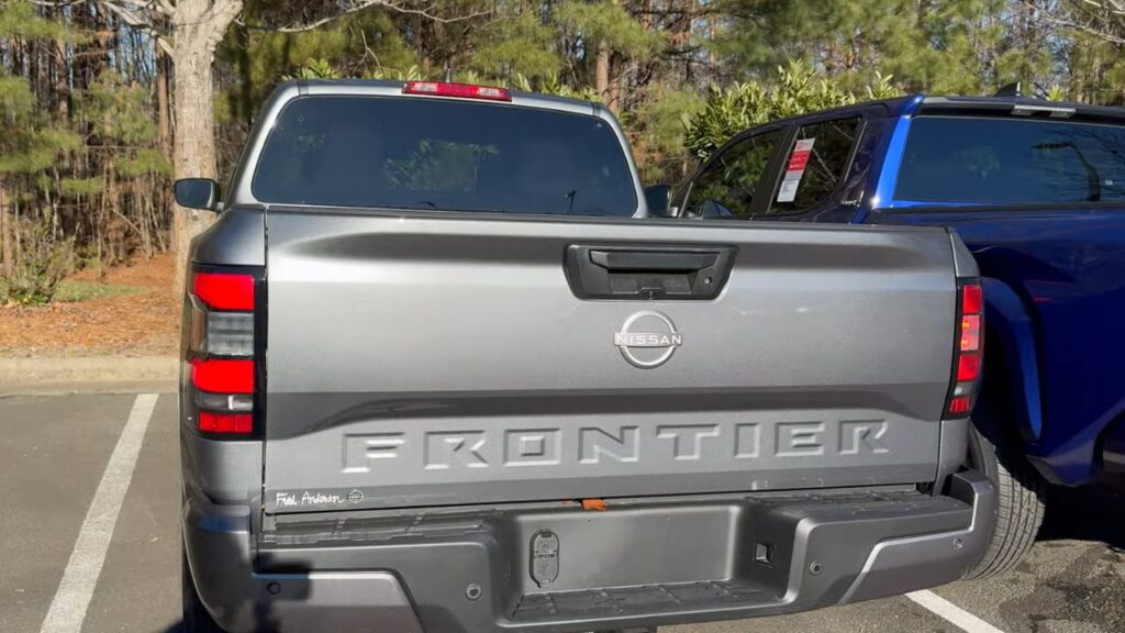 2025 Nissan Frontier Rear-End Features and Bed Options