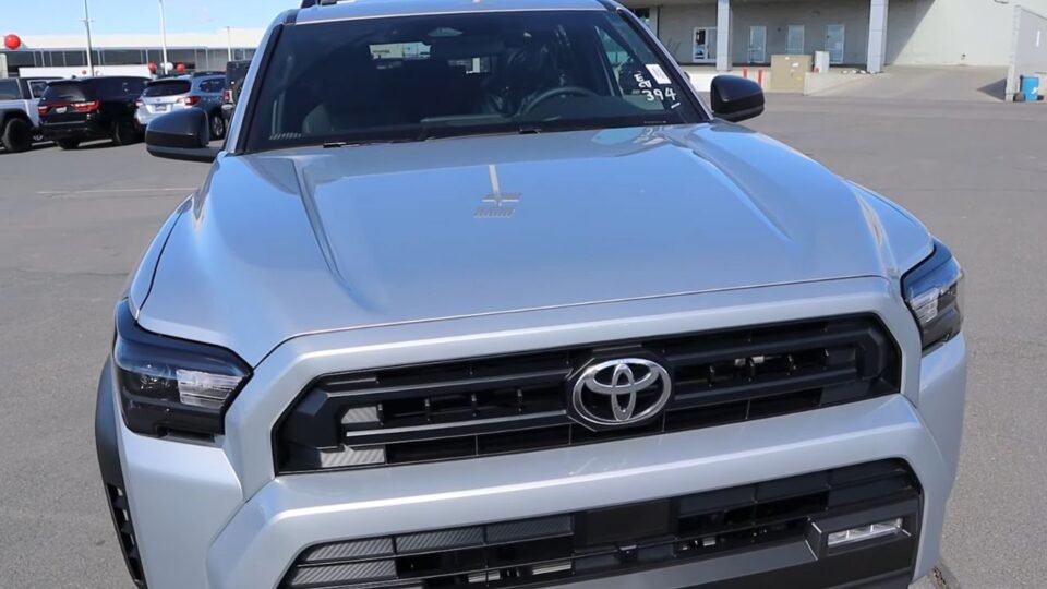 Comparing the 2025 Toyota 4Runner Limited vs. Platinum - Pontos Auto