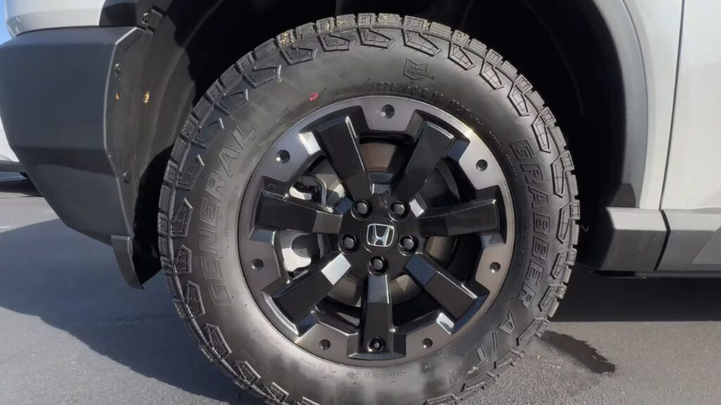 2026 Honda Passport TrailSport Tire