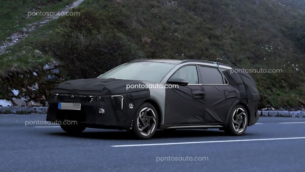 2026 Kia K4 Wagon Spy Shot