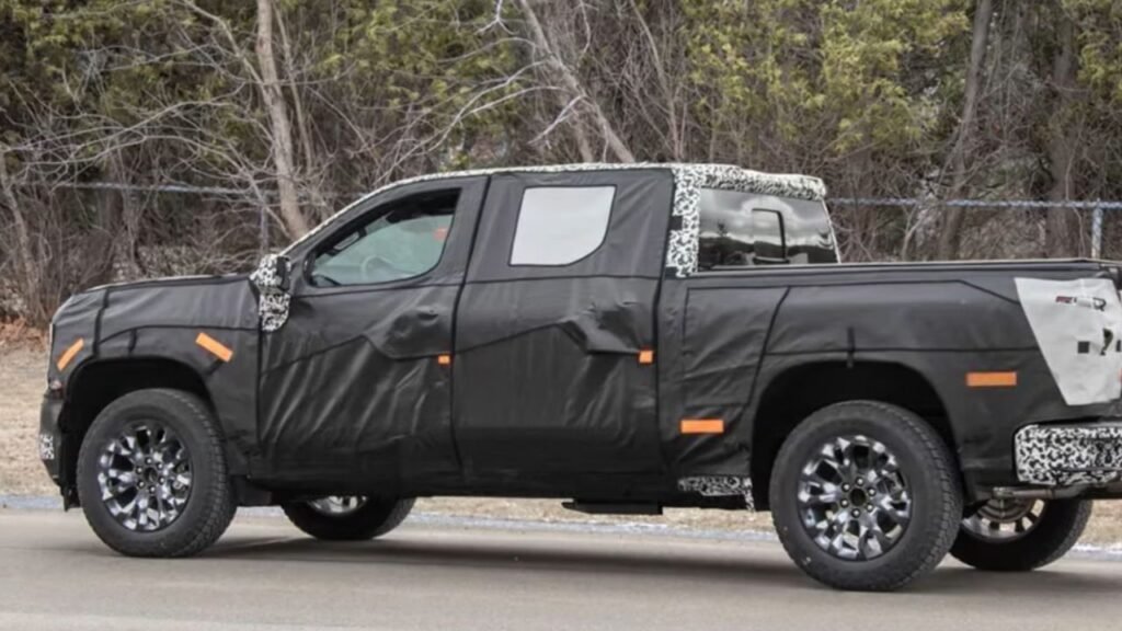 2027 Chevrolet Silverado 1500 Spy Shot