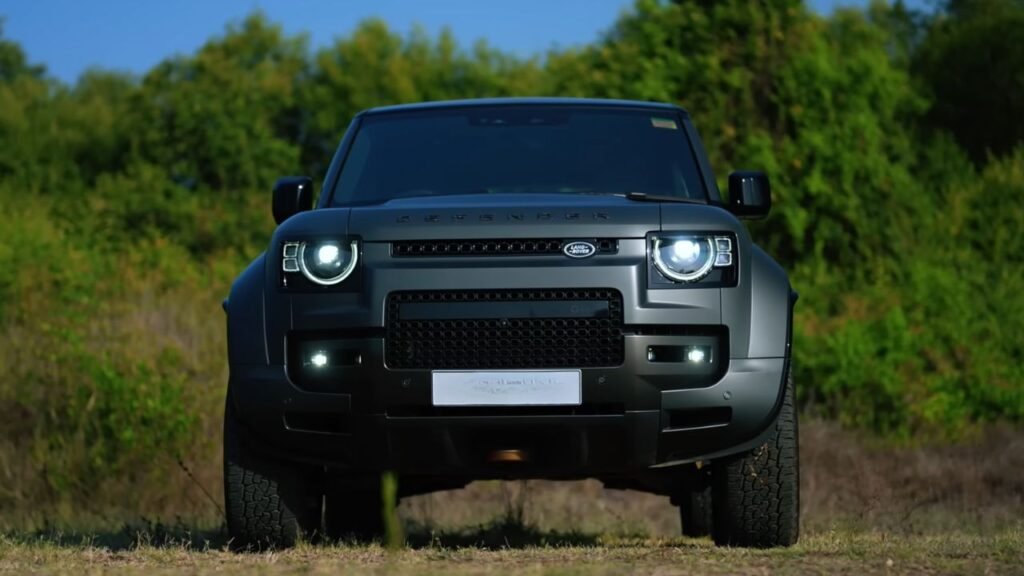 2025 Land Rover Defender OCTA Exterior