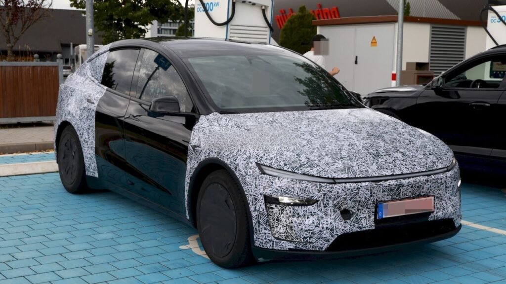 2026 Tesla Model Y Long