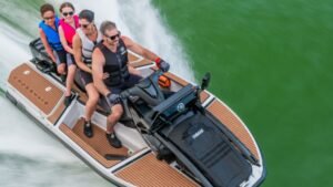 2026 Yamaha CrossWave Review - Pontos Auto